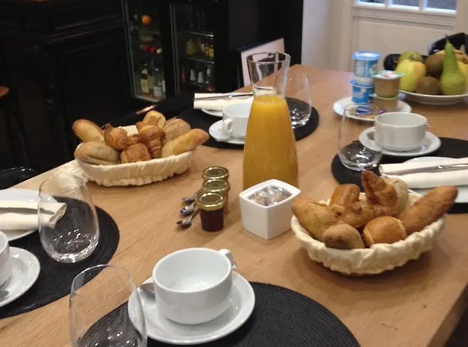 La Grange Aux Loups Guest house *